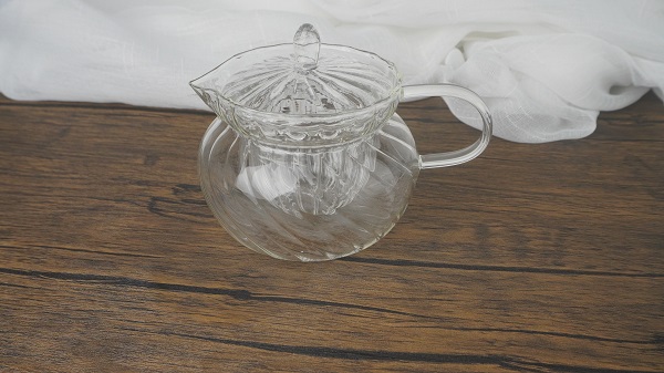 tea pot with strainer